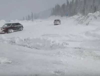 Участок дороги &quot;Абакан-Кызыл&quot; завалило снегом