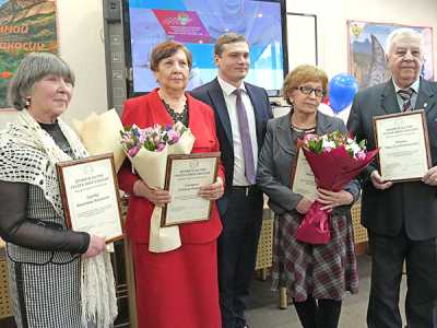 В числе награждённых ветераны Валентина Коробка, Людмила Синькова, Лидия Белоусова и Олег Петров. 