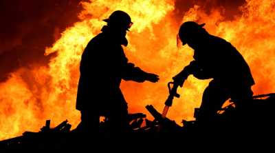 В Хакасии из-за неосторожности самих хозяев сгорели веранда и времянка
