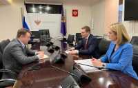 Глава Хакасии встретился с первым заместителем министра просвещения РФ