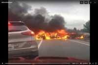 Два автомобиля сгорели дотла в ДТП на трассе Абакан-Минусинск