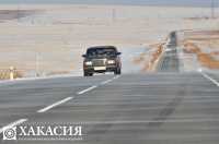 Дороги и перевалы Хакасии чистят от снега
