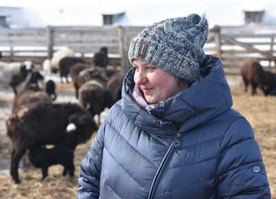 30 отборных ягнят из нового окота с фермы Елизаветы Обуховой должны раскупить мелкие овцеводческие хозяйства республики для улучшения качества стад. 