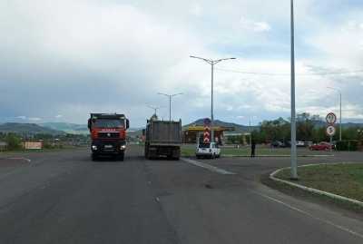 В Хакасии бесправница неудачно проверила реакцию водителя грузовика