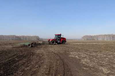 Аграрии двух районов Хакасии начали подготовку к посевной