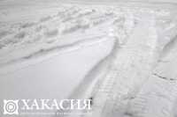 Снег засыпал дорогу в районе природного парка &quot;Ергаки&quot;