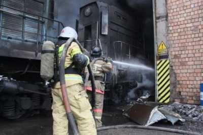 В Хакасии при пожаре в депо погиб работник