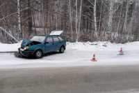 Лоб в лоб: в Саяногорске при автоаварии пострадал водитель