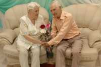 Больше, чем любовь: в Черногорске супруги отметили железную свадьбу