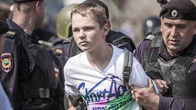 Митинги не для детей: в Госдуме обсуждают новые штрафы