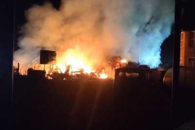 На выходных в Хакасии горели дома, степи и автомобиль