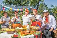 Сотрудники кировского детского сада встречали комиссию конкурса на лучшее подворье душевным исполнением казачьих песен