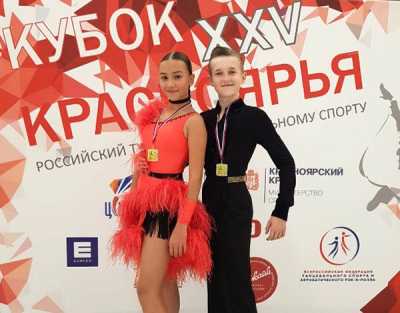 Юниоры Ксения Анфимова и Андрей Михайлов победили в европейской и латиноамериканской программах танцев. 