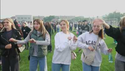 Без каблуков: стало известно, кто споет для выпускников района в Хакасии