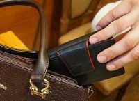 В Абакане полицейские устроили погоню за парнями, которые украли кошелек из парикмахерской