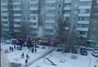 В Саяногорске пожарные спасали людей из задымленной многоэтажки