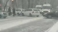 Водители Абакана забыли как ездить в снег: 9 ДТП за утро