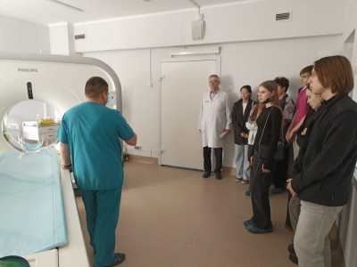 Как школьников Саяногорска мотивируют на работу в больнице