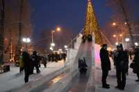 В столице Хакасии открыли новогоднюю ёлку
