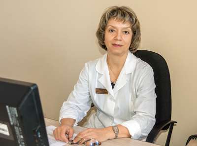 Кандидат медицинских наук, главный специалист по диетологии минздрава Хакасии Елена Захарова рекомендует питаться маленькими порциями 4 — 5 раз в день. 
