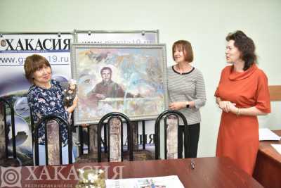 Кукла и картины Ларисы Бакановой удивили гостей межрегионального фестиваля