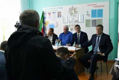 Глава Хакасии провел встречи с сельчанами Алтайского района