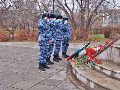 Росгвардейцы в Хакасии отдали дань памяти землякам, погибшим при исполнении служебного долга