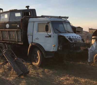 Несчастный случай в Абакане: мужчину придавило кузовом КАМАЗа