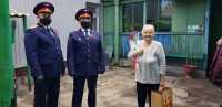 Офицеры следственных отделов поздравили ветеранов Хакасии