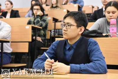 Школьники Хакасии участвуют в интеллектуальных испытаниях