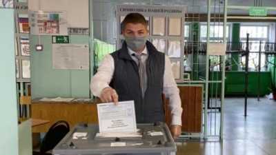 Координатор ЛДПР по Хакасии принял участие в голосовании по поправкам
