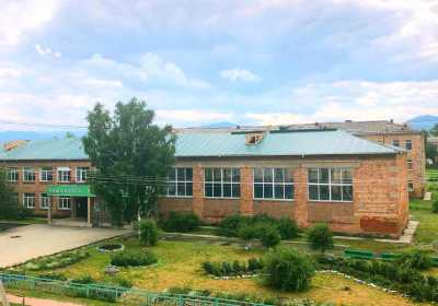 В Бейской школе полностью перекрывают крышу