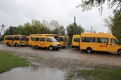 В Алтайском районе проверили школьные автобусы