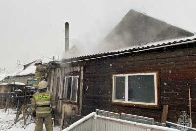 Трех человек спасли пожарные в Усть-Абакане за минувшие сутки