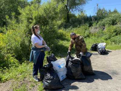 Берега реки Абакан очистили от мусора