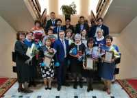 В честь приближающегося праздника учителя Хакасии получили награды