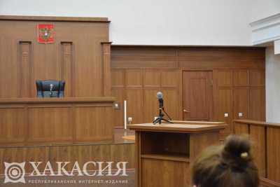 Нотариуса будут судить за махинации с квартирами в Хакасии