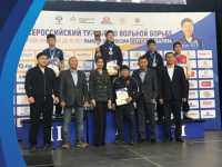 Хакасский спортсмен одержал победу во всероссийском турнире по вольной борьбе