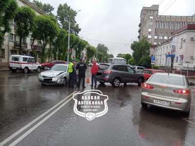 ДТП на улице Щетинкина в Абакане осложнило проезд
