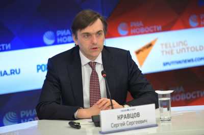 Министр просвещения РФ: Никаких изменений в части зарплаты учителей быть не может