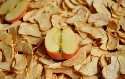 Из морковки и яблок: в Шушенском начали делать необычные чипсы