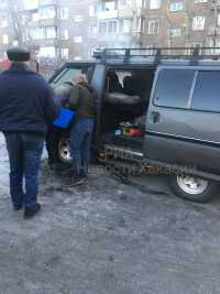 В Черногорске горящий автомобиль тушили ведром с водой