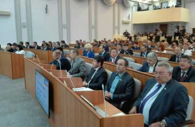 Сессия Верховного Совета Хакасии продолжается