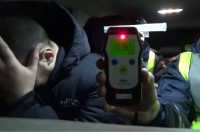 Пьяный водитель из Хакасии пытался разжалобить полицейских