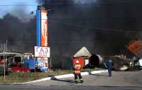 Взрывы и пожар на автозаправке в Новосибирске: число пострадавших выросло
