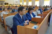 Михаил Побызаков в ходе сессии потерял должность министра национальной и территориальной политики, но тут же приобрёл статус заместителя главы Хакасии. 