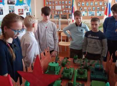 Школьники Хакасии реконструировали сражения Великой Отечественной войны
