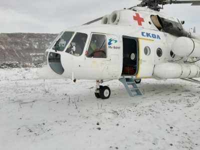 В Хакасии сельчанку с пневмонией на вертолете доставили почти до больницы