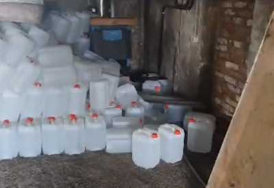 Большие деньги: в Абакане полиция изъяла 4 тысячи литров нелегального спирта