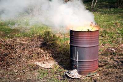 Как сжечь мусор безопасно: советы специалистов Хакасии